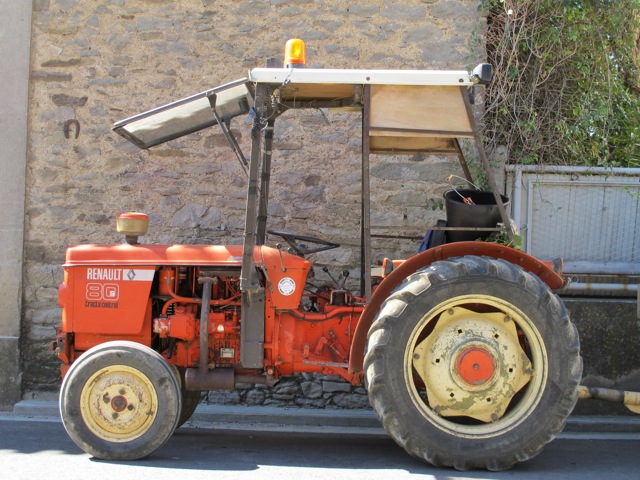 renault tractor