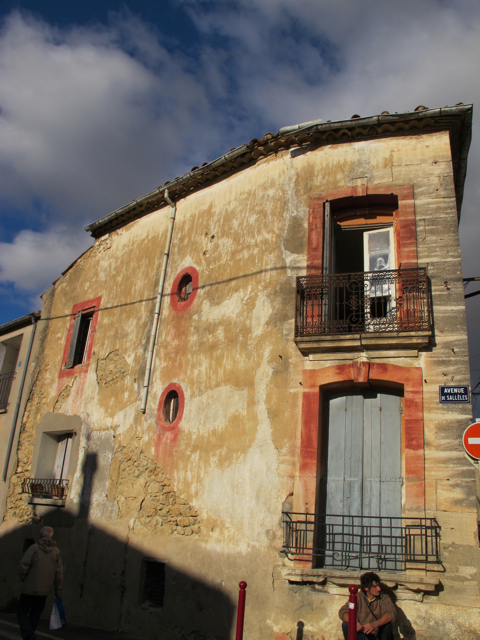a lovely old building in Ouveillan