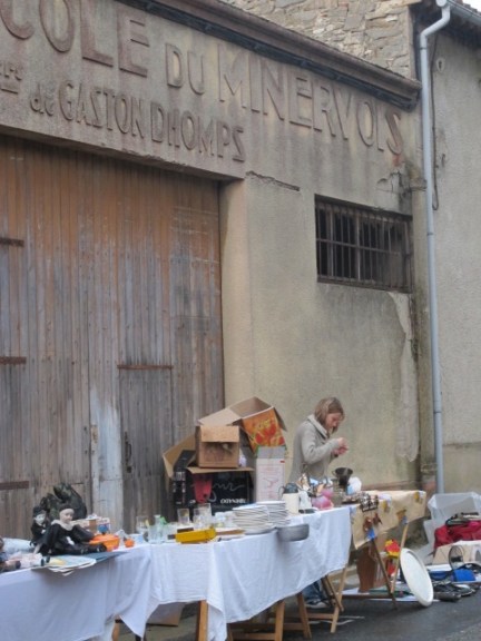 vide grenier in the rain 2