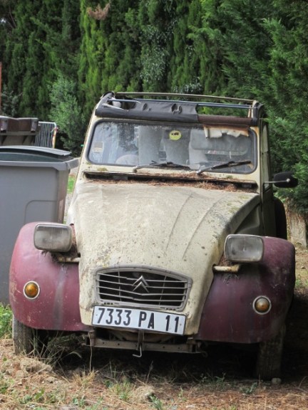outside the Cite walls